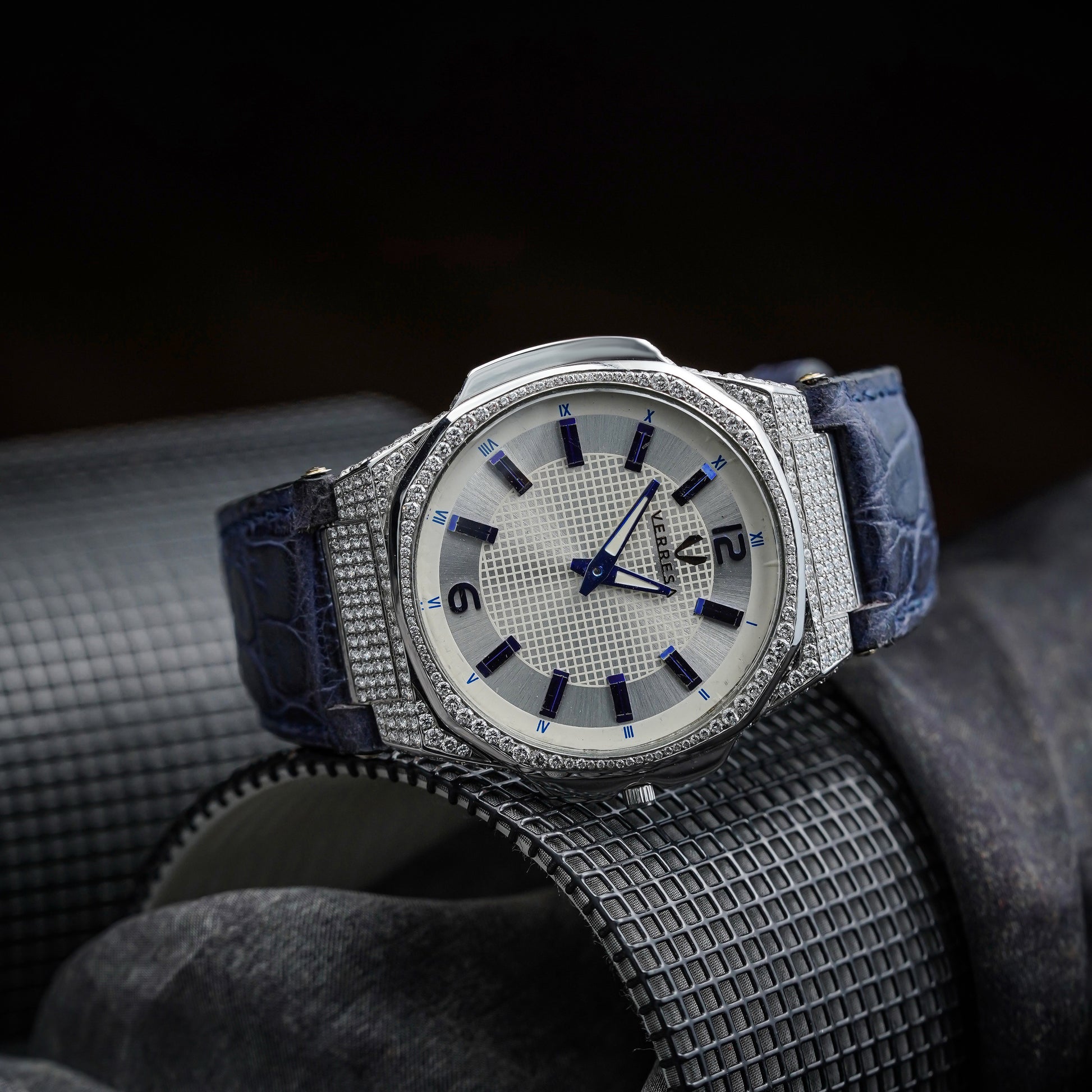 Luxury watch diamond-studded case 