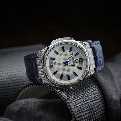 Luxury watch diamond-studded case 